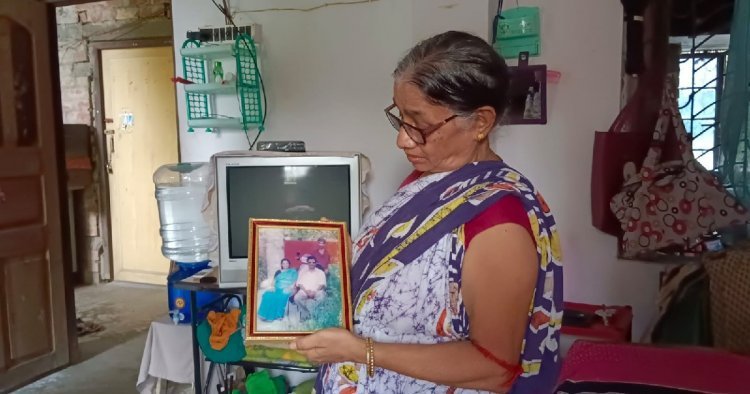 ছেলেরা কোটিপতি, ঠাঁই নেই মায়ের রাস্তায় ঘুরছেন জ্যান্ত দুর্গা