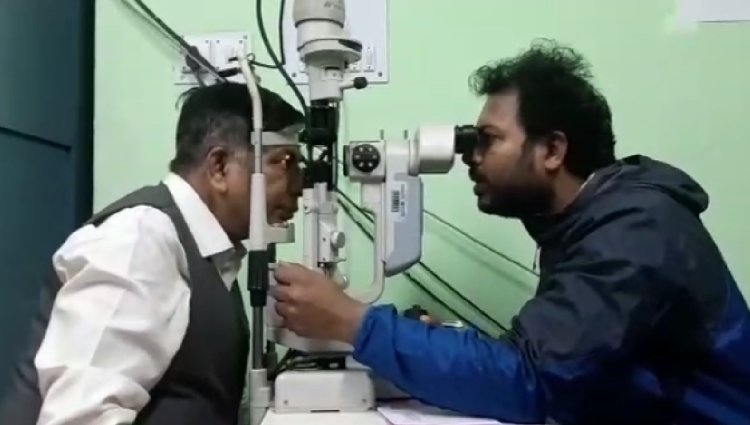 সরকারি হাসপাতালে চক্ষু পরীক্ষা কেন্দ্রীয় মন্ত্রীর, খুশি তৃণমূল