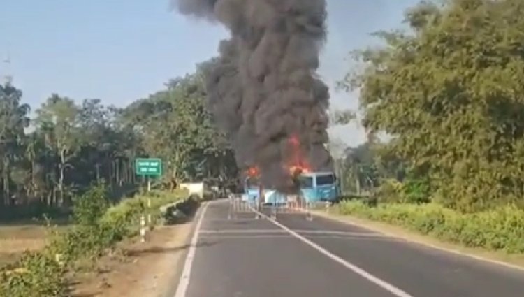 যাত্রীবাহি বাসের সঙ্গে ট্রাকের সংঘর্ষে মর্মান্তিক ঘটনা মেখলিগঞ্জে, জখম ১৫