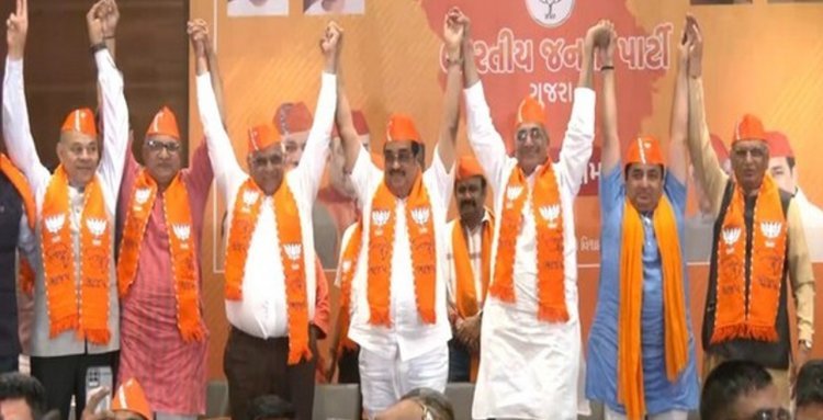 গুজরাটে গেরুয়া ঝড়,  ফের মুখ্যমন্ত্রী পদে শপথ নেবেন ভূপেন্দ্র প্যাটেল