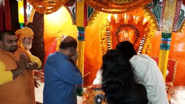 কপিল মুনির মন্দিরে সি ভি আনন্দ বোস, মুখ্যমন্ত্রীর প্রশংসায়  রাজ্যপাল