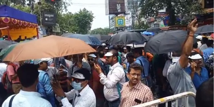 DA Strike: হকের মহার্ঘ ভাতার দাবিতে মহামিছিল রাজপথে