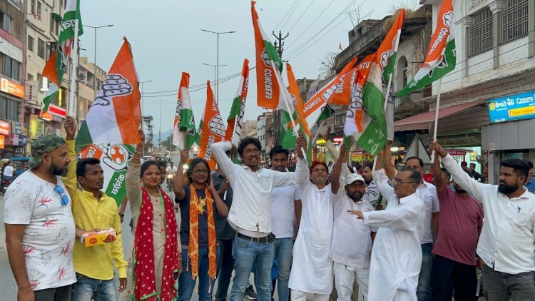 कर्नाटक जीत के बाद जश्न में डूबी सिहंभूम काँग्रेस
