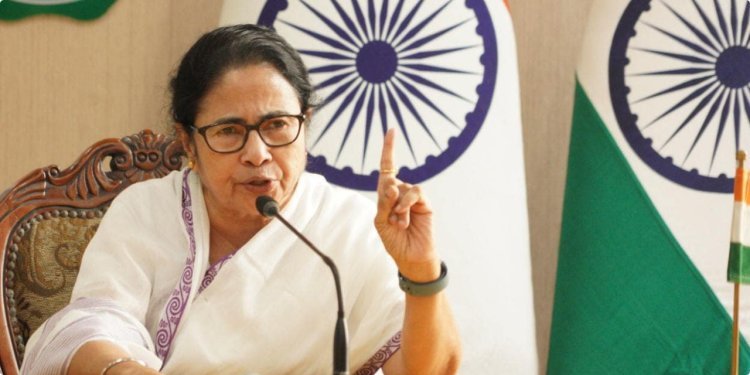 অভিষেকের CBI জেরার মাঝেই টুইট ক্ষুব্ধ মমতার