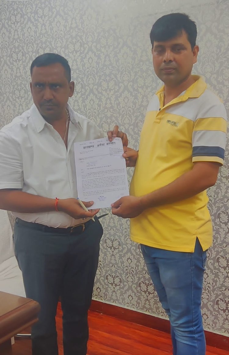 निजी अस्पतालों की मनमानी पर रोक लगाने के लिए स्वास्थ्य मंत्री को सौंपा ज्ञापन