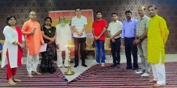 टेल्को संगीत समाज में योग कक्षा का हुआ शुभारंभ  तेजी से बदलते जीवनशैली में योग बेहद जरूरी : मुखोपाध्याय। 