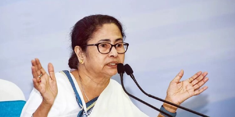 হেলিকপ্টার দুর্ঘটনায় পায়ে-কোমরে চোট, চিকিৎসা করাতে SSKM-এ মুখ্যমন্ত্রী