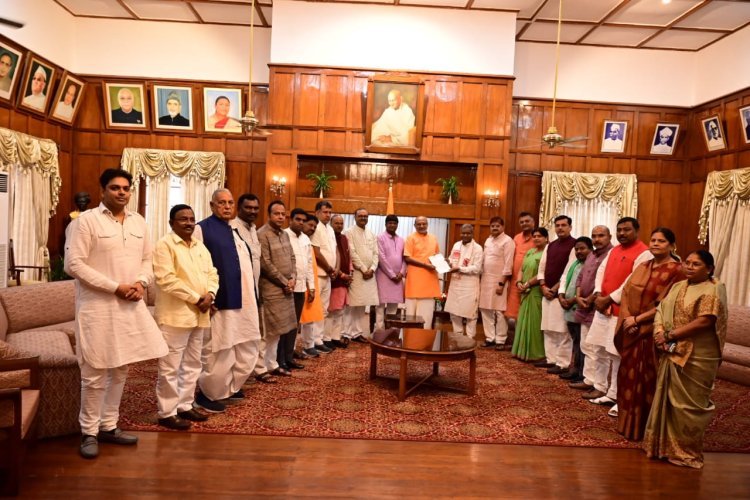 विधेयक के खिलाफ राजभवन पहुंचे विधायक, कहा प्रतियोगी युवाओँ के आवाज को दबाने की है कोशिश
