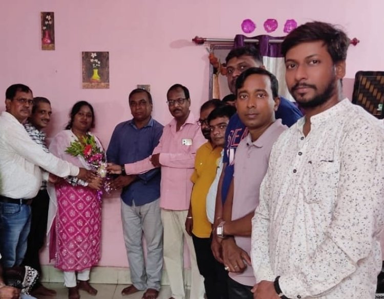 पटेल महापरिवार  कांग्रेस महिला जिलाध्यक्ष नलिनी सिन्हा को सम्मानित 