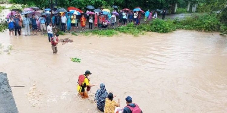 হড়পা বানে বিপর্যস্ত হিমাচল প্রদেশ-উত্তরাখণ্ড,  মেঘভাঙা বৃষ্টিতে মৃত ৭