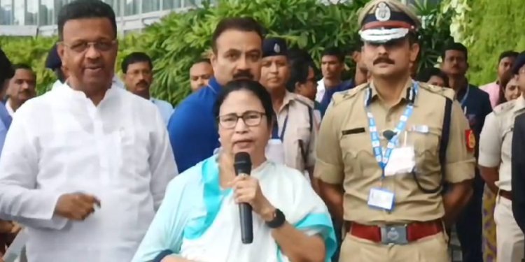Mamata in Delhi: 'বাংলাকে বদনাম করায় বিজেপির একমাত্র উদ্দেশ্য' দিল্লি যাওয়ার আগে ফের কেন্দ্রকে নিশানা
