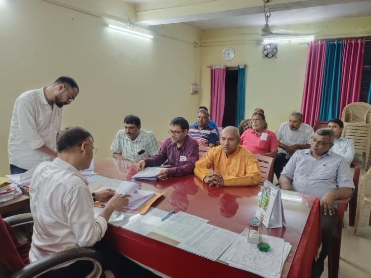 जमशेदपुर :  अक्टूबर 2023 का आवंटित खाद्यान्न नहीं मिलने की खाद्य निदेशक से शिकायत