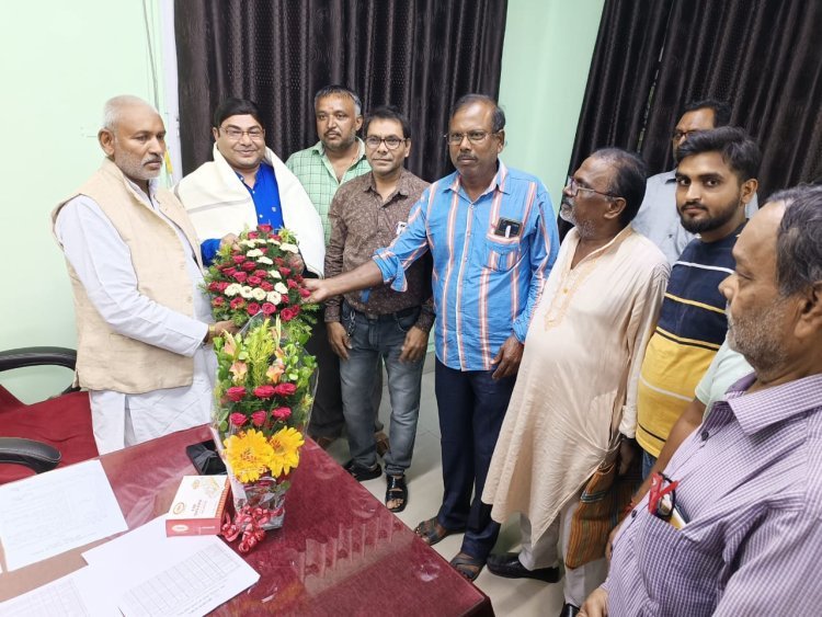 जमशेदपुर :  फेयर प्राइस शॉप डीलर्स ऐसोसिएशन ने डीएसओ का किया अभिनंदन
