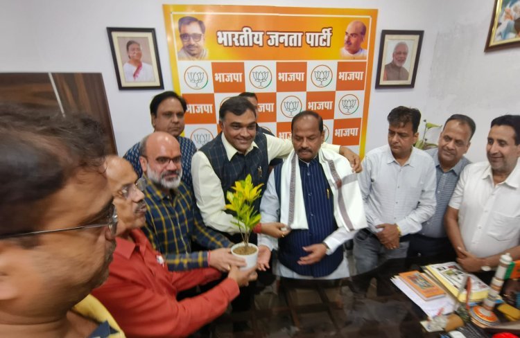 जमशेदपुर : सिंहभूम चैम्बर ऑफ कॉमर्स एंड इंडस्ट्री ने राज्यपाल मनोनित होने पर रघुवर दास को दी बधाई