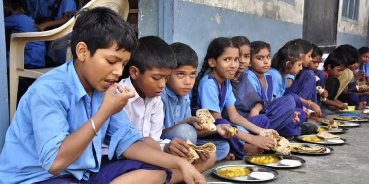 অঙ্গনওয়াড়ি কেন্দ্রে মিড-ডে মিলে নিম্নমানের খাবার দেওয়ার অভিযোগ