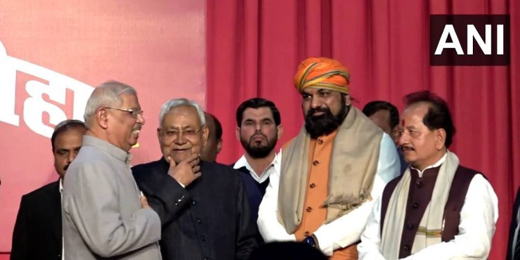 ঘনঘন 'নীতি' বদলে 'শত্রু' BJP হল মিত্র,  জোট বদলে বিহারের মুখ্যমন্ত্রী পদে ফের  শপথ নীতীশের