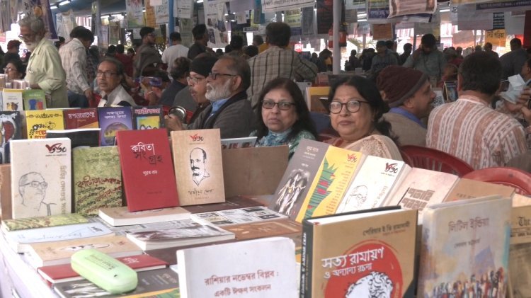 'পুরানোর হৃদয় টুঁটে আপনি নতুন উঠবে ফুটে'