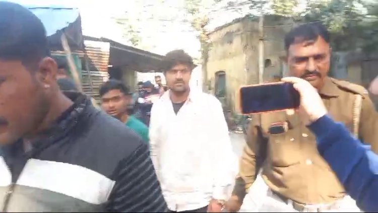 যাত্রী সেজে ট্রেনে উঠে এসি কামরায় চুরি!