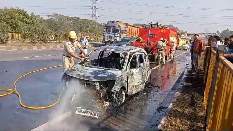 দাউ দাউ করে জ্বলছে আস্ত গাড়ী!