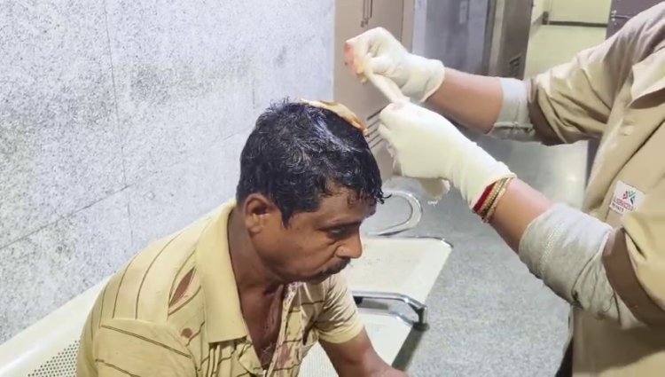 জমি দখলকে কেন্দ্র করে দু'পক্ষের ব্যাপক সংঘর্ষ
