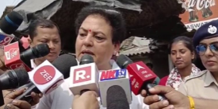 সন্দেশখালির পরিস্থিতি কেমন,  গ্রামে ঘুরে ঘুরে অভিযোগ শুনছেন রেখা শর্মারা