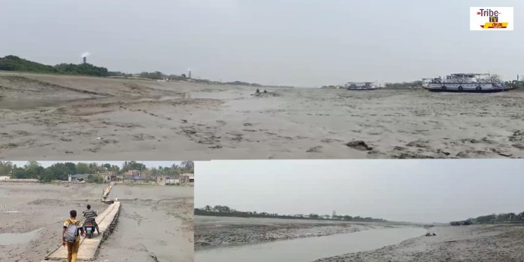 নদীর গতিপথ রুখে অসাধু ব্যবসা, কাটাখাল নদীতে বাইক চালিয়ে রওনা দেওয়া যাচ্ছে গন্তব্যে